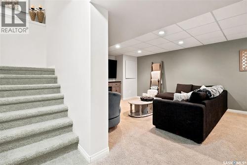 8607 Wascana Gardens Lane, Regina, SK - Indoor