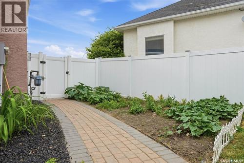 8607 Wascana Gardens Lane, Regina, SK - Outdoor