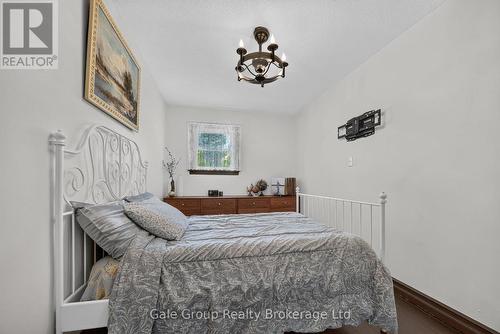 1 Britton Drive, St. Thomas, ON - Indoor Photo Showing Bedroom