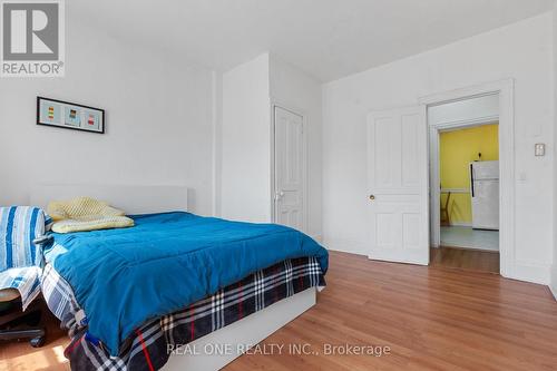 155 Victoria Avenue N, Hamilton, ON - Indoor Photo Showing Bedroom