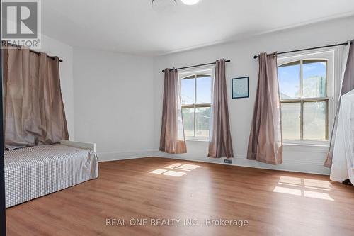 155 Victoria Avenue N, Hamilton, ON - Indoor