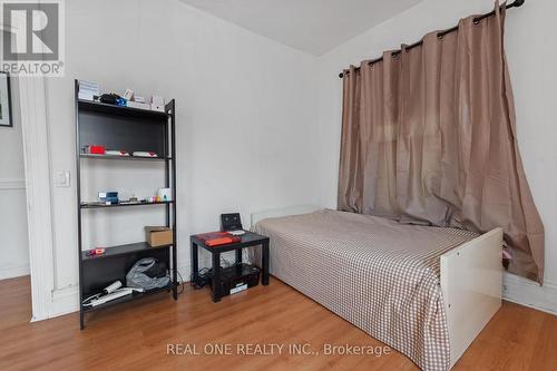 155 Victoria Avenue N, Hamilton, ON - Indoor Photo Showing Bedroom