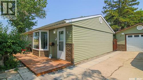 611 McIntosh STREET  Regina, SK S4T 5B3