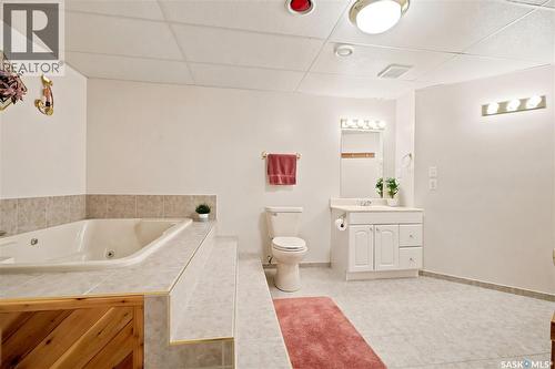 3291 Thames Crescent E, Regina, SK - Indoor Photo Showing Bathroom