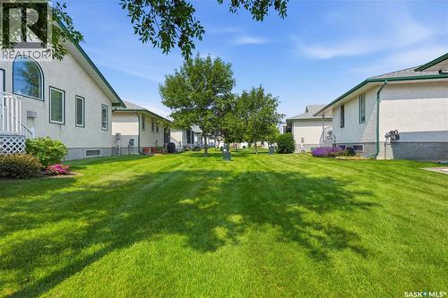 3291 Thames Crescent E, Regina, SK - Outdoor