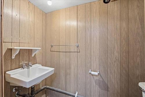 127 Hespeler Ave, Winnipeg, MB - Indoor Photo Showing Bathroom
