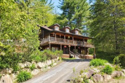 760 Ch. du Lac-Bouchette Sainte-Adèle, QC J8B 3L2