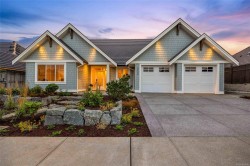 3234 Winchester Ave Courtenay, BC V9N 9X4