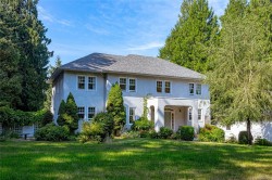 11418 Sycamore Pl North Saanich, BC V8L 5L2