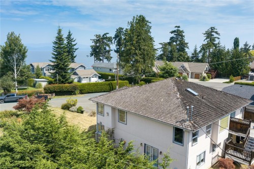 876 Cavin Rd, French Creek, BC 