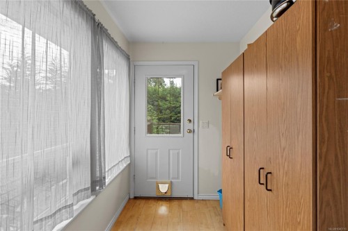876 Cavin Rd, French Creek, BC 