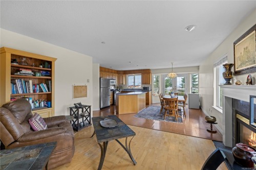 876 Cavin Rd, French Creek, BC 