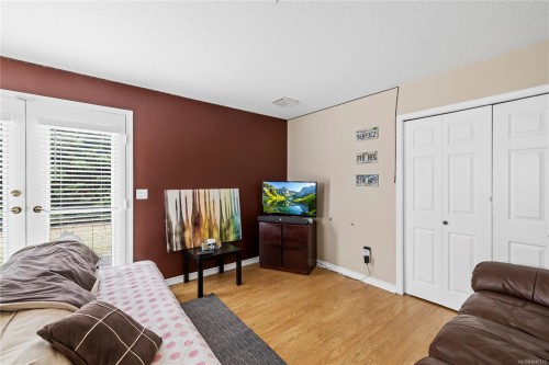 876 Cavin Rd, French Creek, BC 