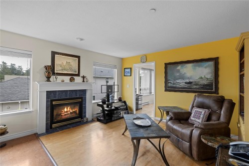 876 Cavin Rd, French Creek, BC 