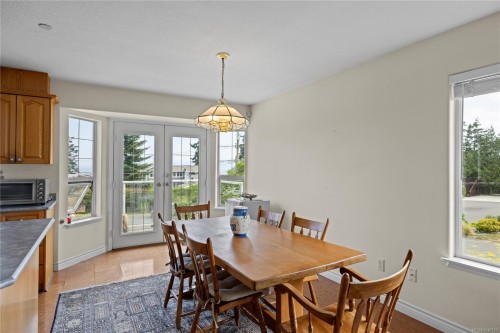 876 Cavin Rd, French Creek, BC 