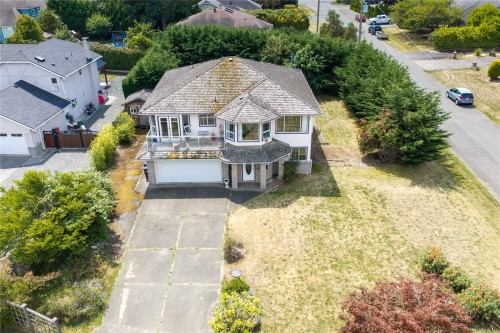 876 Cavin Rd, French Creek, BC 