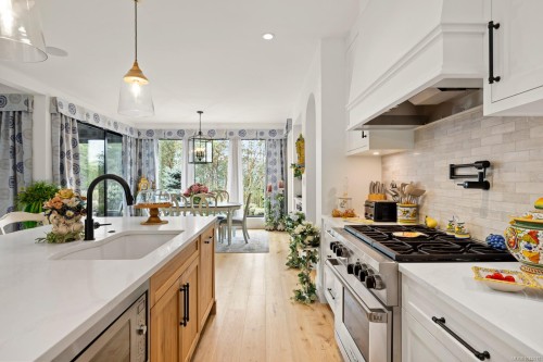 2061 Pinehurst Terr, Langford, BC 