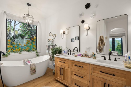 2061 Pinehurst Terr, Langford, BC 