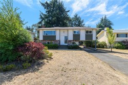 2401 Bette Dr Colwood, BC V9B 4N1