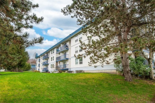 #105-200 Back Rd, Courtenay, BC - Outdoor