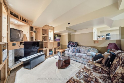 79 Twin Willow Crescent E, Brampton, ON - Indoor Photo Showing Living Room