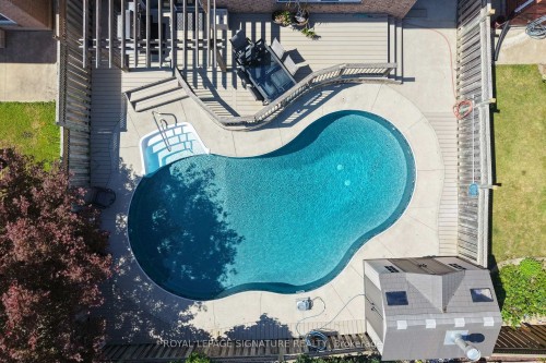 79 Twin Willow Crescent E, Brampton, ON - Outdoor With In Ground Pool