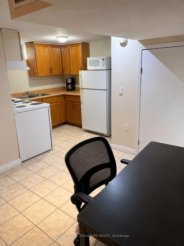 Lower-137 Madoc Drive , Brampton, ON L6V 2A5 4