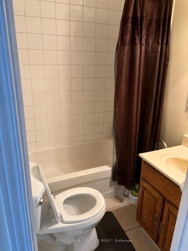 Lower-137 Madoc Drive , Brampton, ON L6V 2A5 5