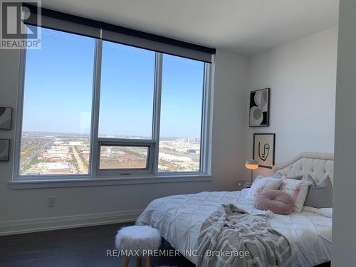 Pho2 - 3600 Highway 7, Vaughan, ON - Indoor Photo Showing Bedroom