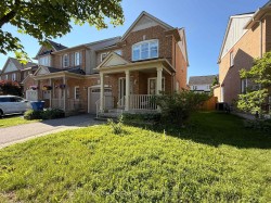 (Main & 2nd floor)-211 Chilcott Crescent Newmarket, ON L3X 3G6