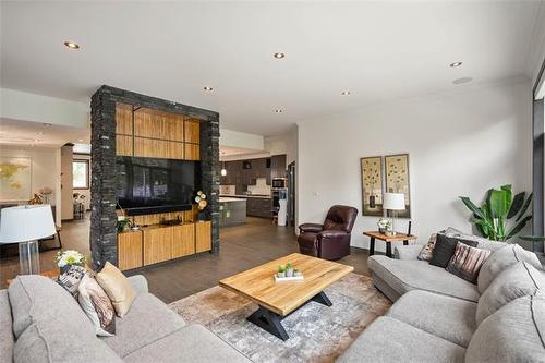 186 Bridgeview Dr, St Clements, MB - Indoor Photo Showing Living Room