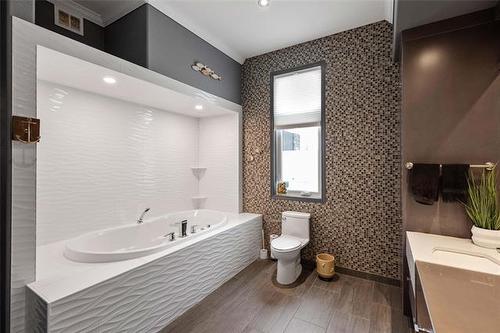 186 Bridgeview Dr, St Clements, MB - Indoor Photo Showing Bathroom