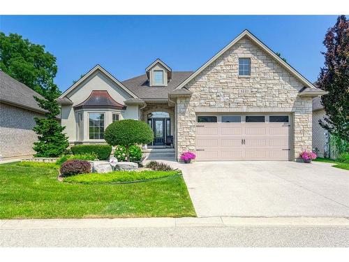 1221 MIKE WEIR Drive  Sarnia, ON N0N 1C0