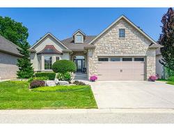 1221 MIKE WEIR Drive Sarnia, ON N0N 1C0