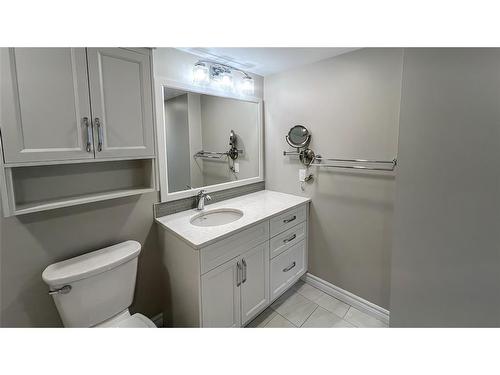 M-212-1520 Venetian Boulevard, Point Edward, ON - Indoor Photo Showing Bathroom