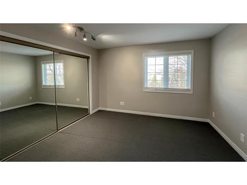 M-212-1520 Venetian Boulevard, Point Edward, ON - Indoor Photo Showing Other Room