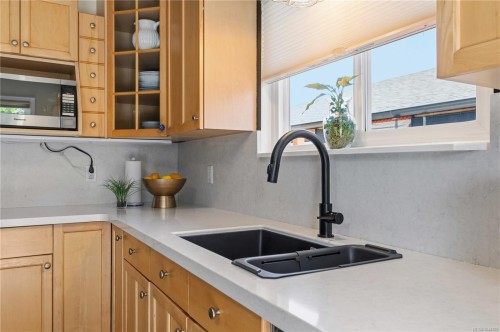 1171 Roy Rd, Saanich, BC 