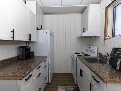 503 Prince Arthur Boulevard, Thunder Bay, ON - Indoor Photo Showing Kitchen
