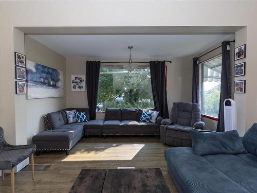503 Prince Arthur Boulevard, Thunder Bay, ON - Indoor Photo Showing Living Room