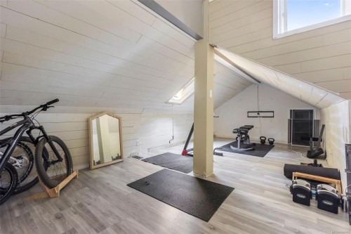 4054 Grange Rd, Saanich, BC 