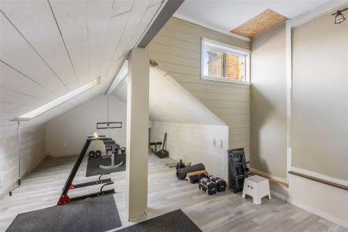 4054 Grange Rd, Saanich, BC 