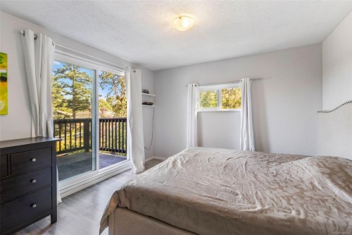 4054 Grange Rd, Saanich, BC 
