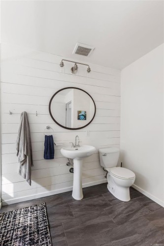 4054 Grange Rd, Saanich, BC 