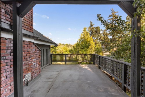 4054 Grange Rd, Saanich, BC 