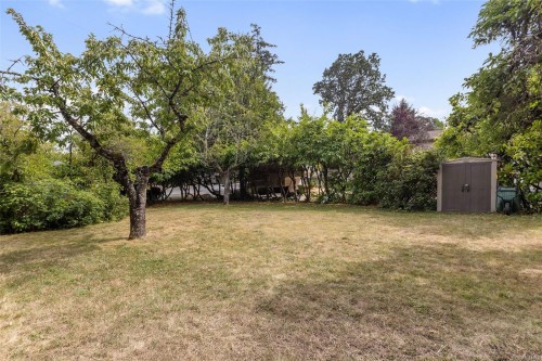 4054 Grange Rd, Saanich, BC 