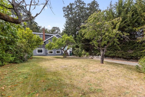 4054 Grange Rd, Saanich, BC 