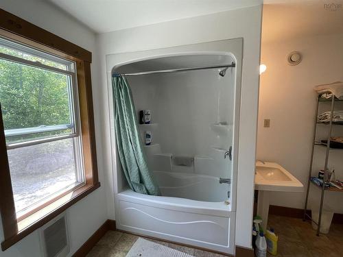 63 Old Post Road, East Chester, NS - Indoor Photo Showing Bathroom