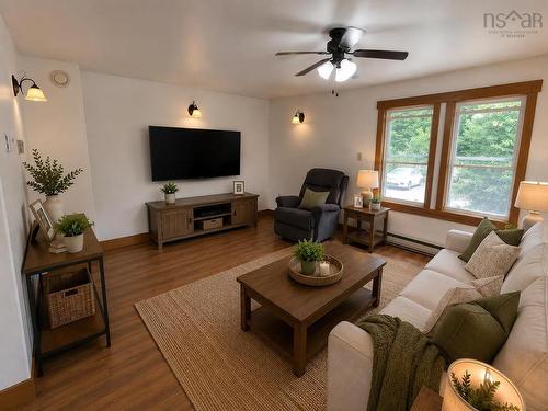 63 Old Post Road, East Chester, NS - Indoor Photo Showing Living Room