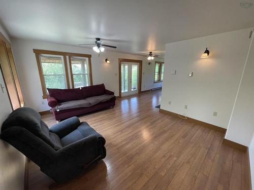 63 Old Post Road, East Chester, NS - Indoor Photo Showing Living Room
