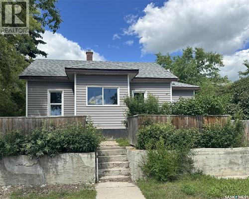303 4Th Avenue W, Biggar, SK - Outdoor